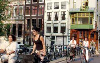 Inscrições para programas e bolsas de estudo em universidades holandesas